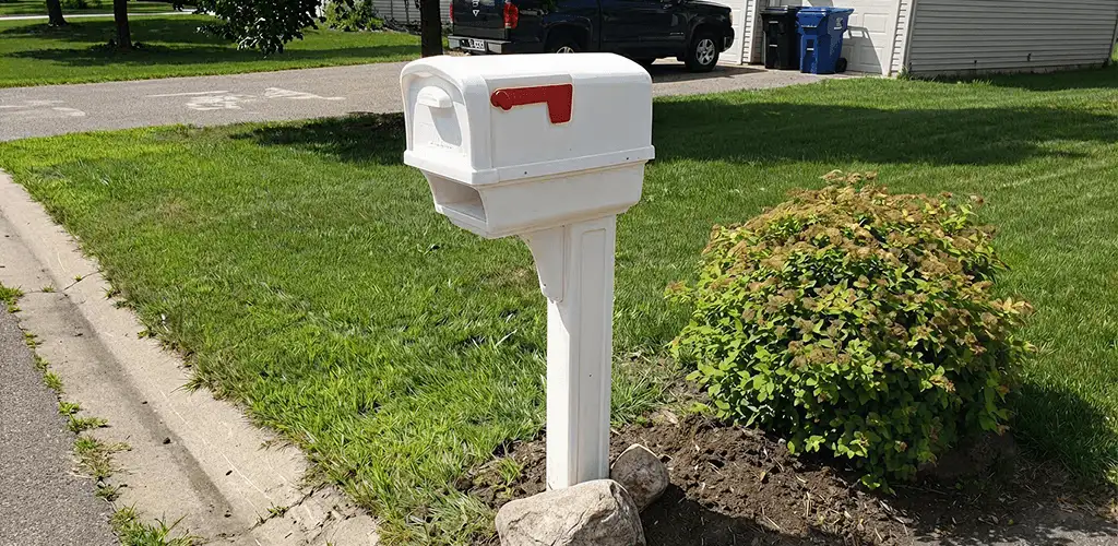 Mailbox installation for a residential curbside mailbox in Syracuse, NY